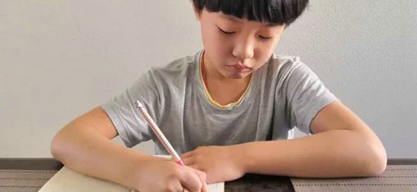 【小倫敦·英語(yǔ)之星】張昊揚(yáng)：堅(jiān)持學(xué)習(xí)態(tài)度，奮勇直前