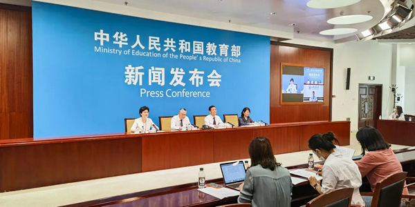 教育部發(fā)布會：十年來全國累計資助學生近13億人次 | 教育這十年“1+1”第十場·發(fā)布會