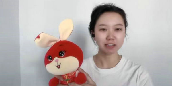 今晚7點，慧慧老師帶你學習兔子方面新年主題繪畫
