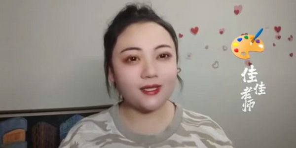 今晚7點，佳佳老師帶你畫文具盒