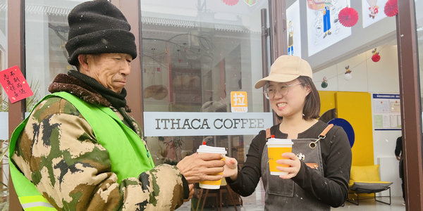 雪落青城！伊薩卡為“清道夫”送溫暖