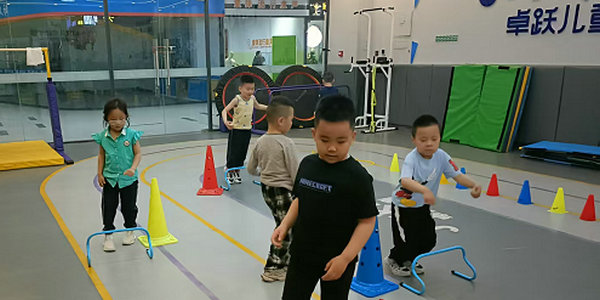 開啟活力運動之旅?！小倫敦卓躍兒童運動館這樣教孩子~